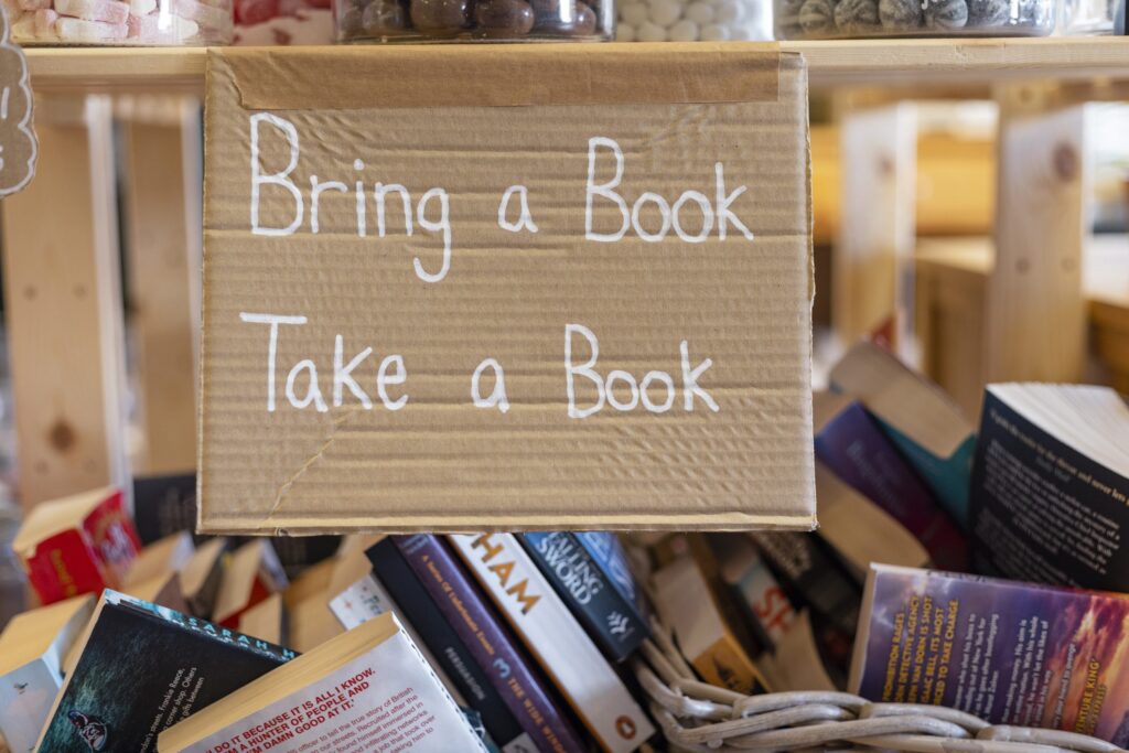 leggere e risparmiare con il booksharing